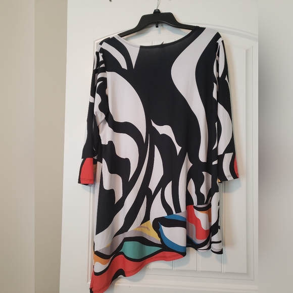 Fasque Studio Tops Fasque Studio Black White Orange Abstract Womens